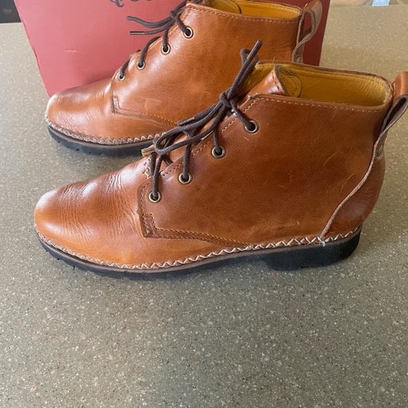 Quoddy Cross-Stitch Chukka Boots 8.5 main image 3